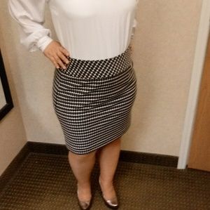 Black and white skirt by Ann Taylor Loft